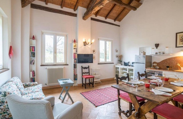 Confortable and stylish 90smq duplex apt that can accomodate up to 4 people located in a period building without a lift.Portion of private garden, large garden with shared pool and private parking space.Inside the building there is a historic religious b