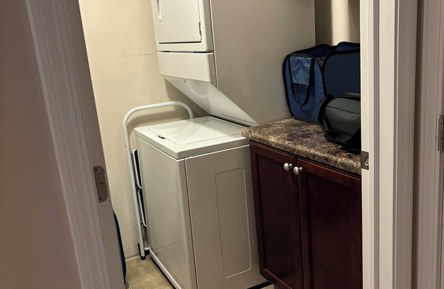 Contemporary 1 bedroom condo in trendy Chelsea Michigan