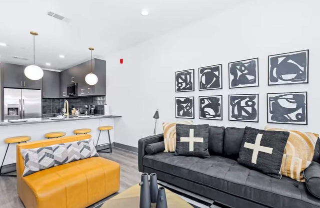 Contemporary 1BR Muse/Walk to Broadway!