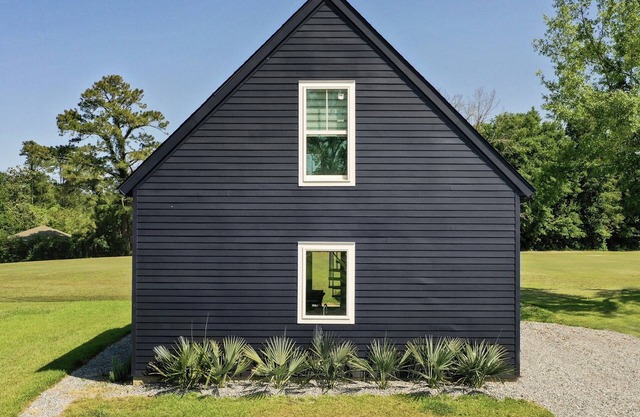 Contemporary coastal cottage