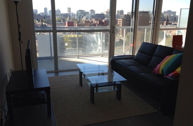 Contemporary Condo on Front, Large Balcony, Wi-fi