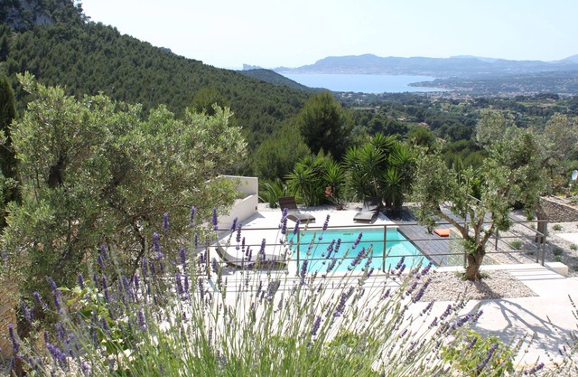 Contemporary villa, fully air-conditioned, with a stunning panoramic sea view