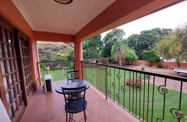 Contemporary, spacious guesthouse surrounded with green garden and pool in Mount Pleasant - 2063
