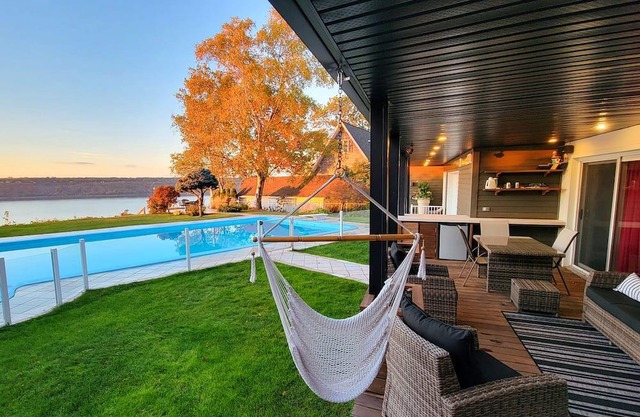 Contemporary style with spectacular view 3-4 BR
