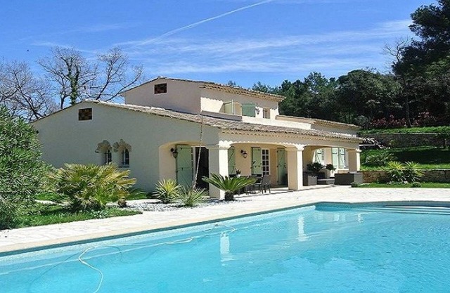 Contemporary villa in the heights of Cannes with a heated pool and a p