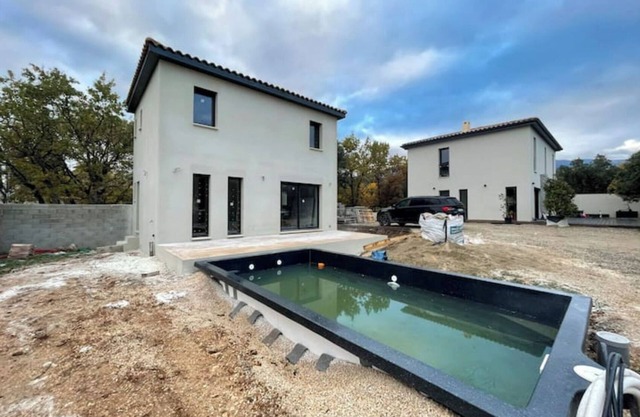 Contemporary villa with pool at the foot of the Ventoux