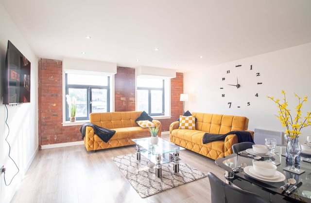 Contractor-Friendly Stay Near Bradford City Centre
