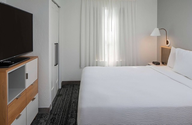 Convenient Stay! Fully-furnished, Pet-friendly, Near Washington Monument!
