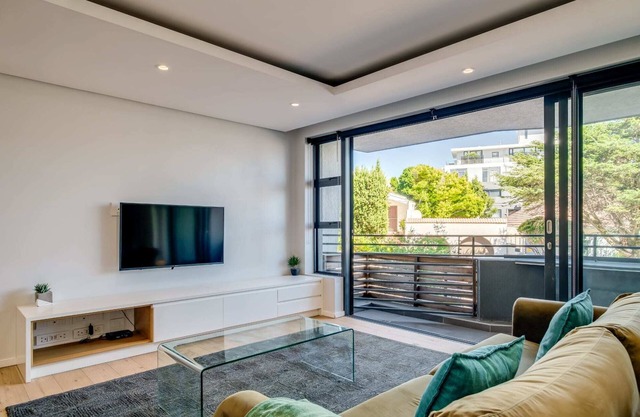 Conveniently Located Apartment in Green Point (C on S)