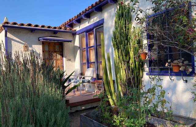 Cool 30's 3 bdr Spanish House in Miracle Mile. Walk to Academy Museum and LACMA.