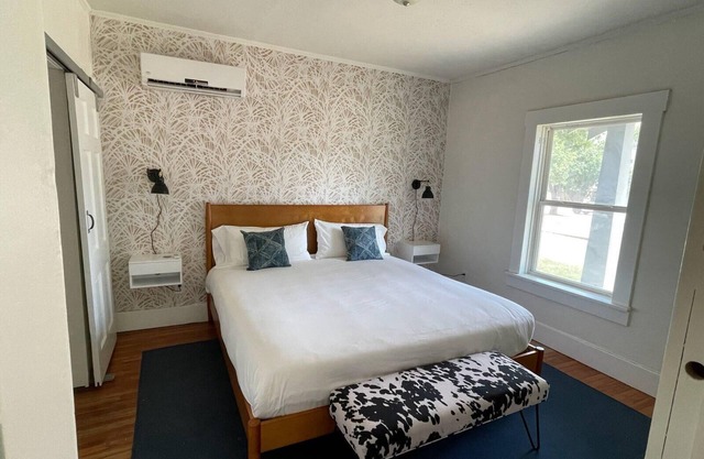 Cool Clean Cowboy Home
