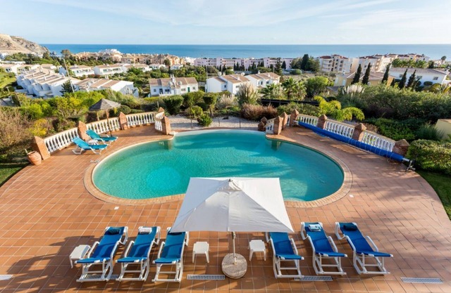 CoolHouses Algarve Luz | 5 bed, solar heated pool & amazing sea view | Casa N