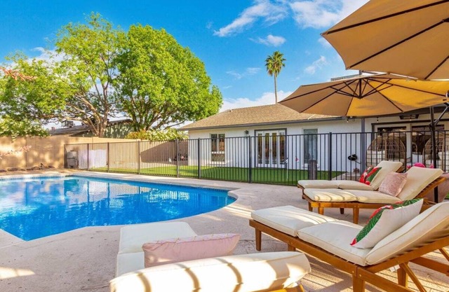 Corrine Family Oasis|Pool|Putt Grn.|BigToy