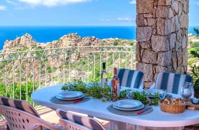 Costa Paradiso villa with independent swimming pool and wonderful view for 6 people