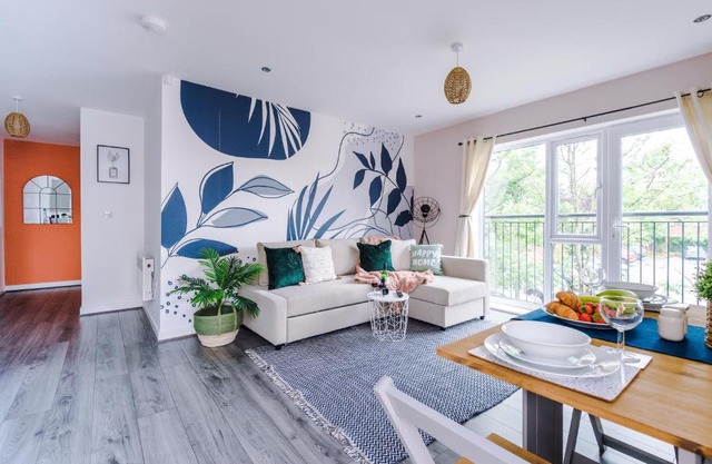 Cosy 2 Bedroom Apartment with FREE Parking In Formby Village By Greenstay Serviced Accommodation - Ideal for Couples, Families & Business Travellers - 6