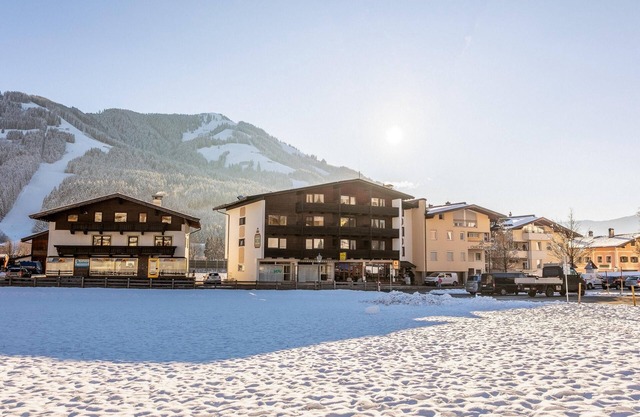 Cosy accommodations for large travel groups