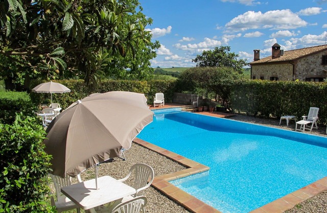 Cosy apartment in villa with A/C, WIFI, pool, TV, patio, pets allowed and panoramic view
