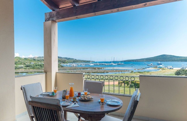 Cosy apartment for 4 people with A/C, WIFI, TV, terrace and parking