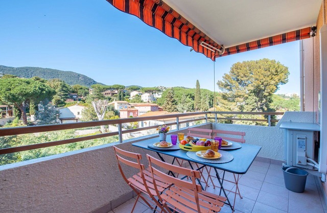 Cosy apartment for 3 people with WIFI, A/C, TV and balcony