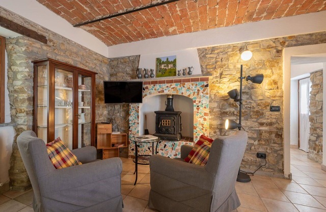 Cosy apartment for 2 people with pool, WIFI, TV and parking