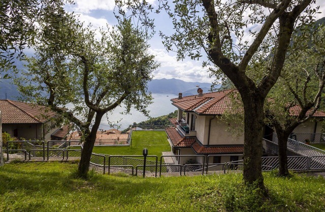 Cosy apartment for 5 people with hot tub, WIFI, TV, patio and pets allowed