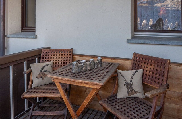 Cosy apartment for 4 guests with WIFI, TV, balcony, pets allowed, panoramic view and parking
