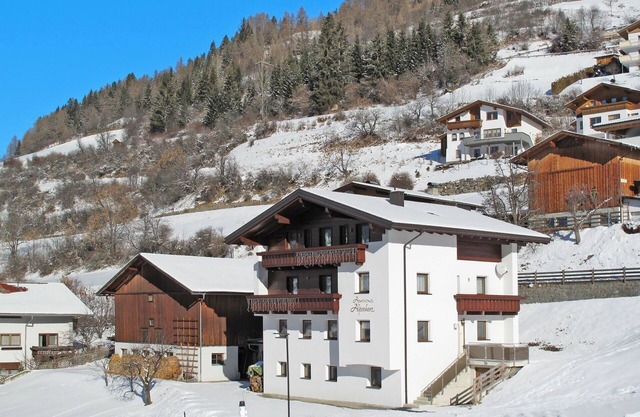 Cosy apartment for 2 guests with WIFI, TV and balcony