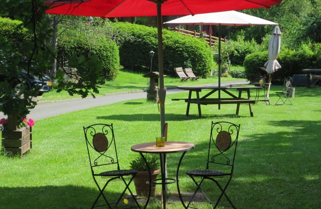 Cosy apartment for 2 guests with WIFI, TV, patio, pets allowed and parking
