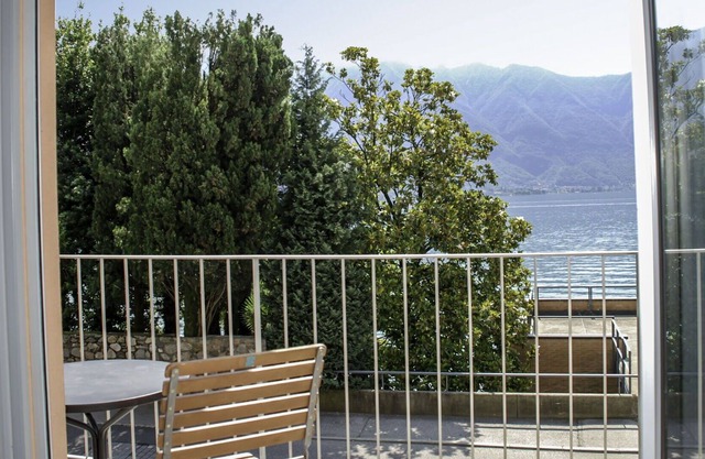 Cosy apartment for 2 guests with WIFI, TV, terrace, pets allowed, panoramic view and parking