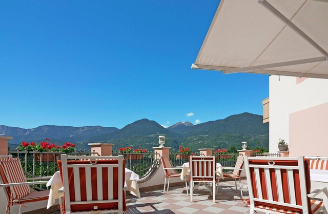 Cosy apartment for 3 guests with WIFI, A/C, hot tub, pool, TV, balcony and pets allowed