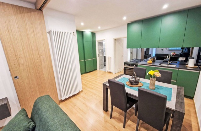 Cosy apartment for 4 guests with WIFI, TV, patio, pets allowed and parking