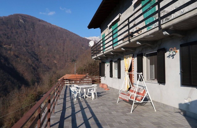 Cosy apartment for 4 guests with TV, terrace, pets allowed and parking
