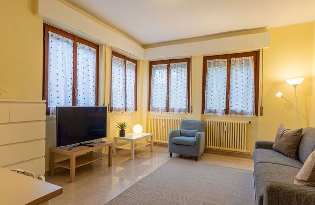 Cosy apartment for 4 guests with A/C, WIFI, TV and parking