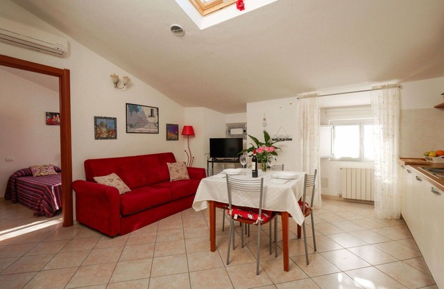 Cosy apartment for 4 guests with WIFI, A/C, TV and pets allowed