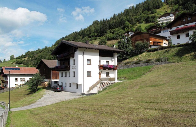 Cosy apartment for 4 people with WIFI, TV and balcony