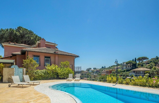 Cosy apartment for 4 people with pool, A/C, TV and patio