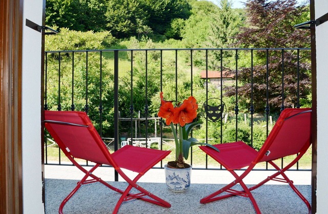 Cosy apartment for 5 guests with WIFI, TV, patio, pets allowed and panoramic view