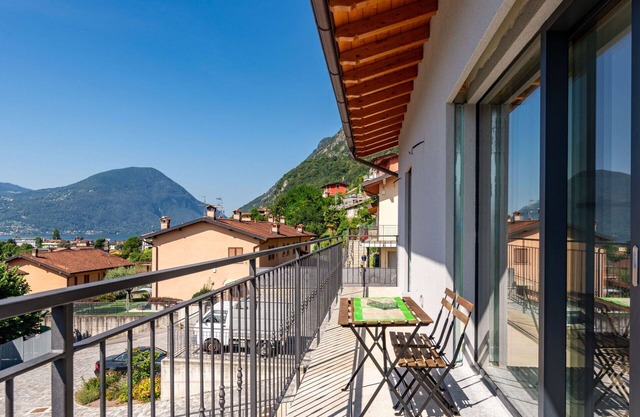 Cosy apartment for 5 guests with WIFI, A/C, TV and balcony