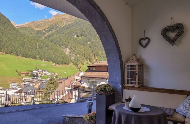Cosy apartment for 6 guests with WIFI, TV, balcony, pets allowed and parking