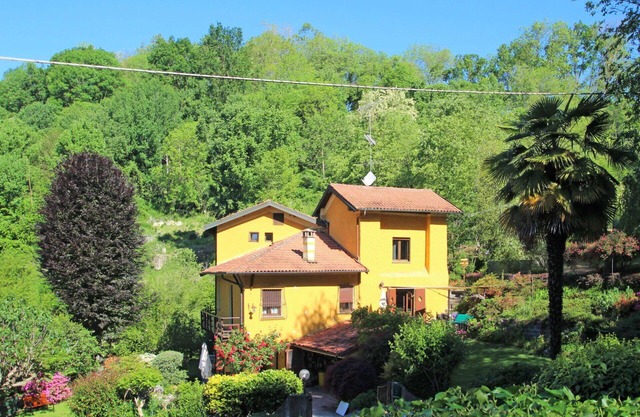 Cosy apartment for 6 guests with WIFI, TV, terrace, pets allowed and parking