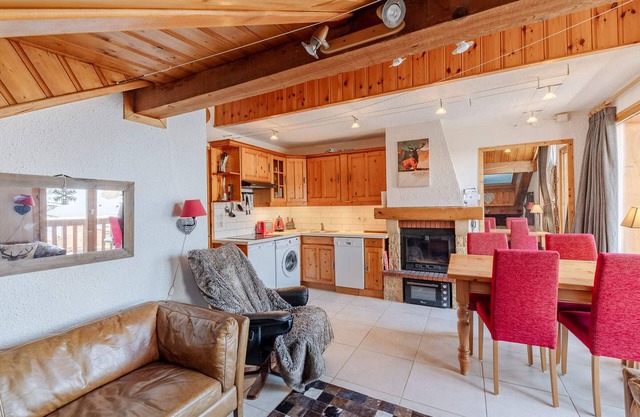 Cosy apartment for 6 in Méribel, near slopes and shops, fireplace, wifi