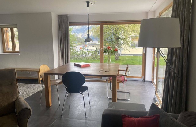 Cosy apartment for 8 people with WIFI, TV and balcony