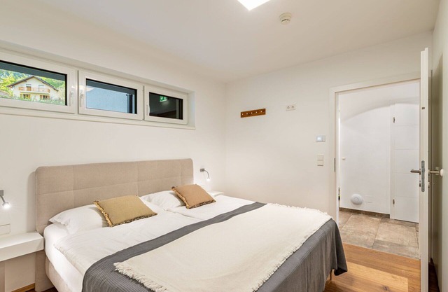 Cosy apartment for 6 people with WIFI, TV, balcony, pets allowed, panoramic view and parking