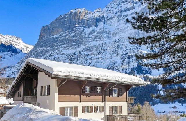 Cosy apartment for 5 guests with WIFI, TV, balcony and parking
