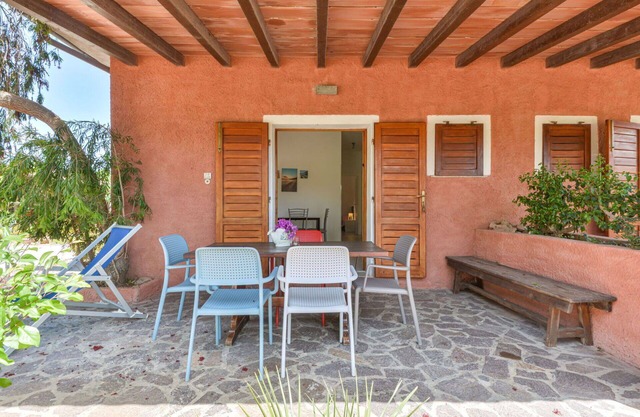 Cosy apartment for 5 people with A/C, WIFI, pool and terrace