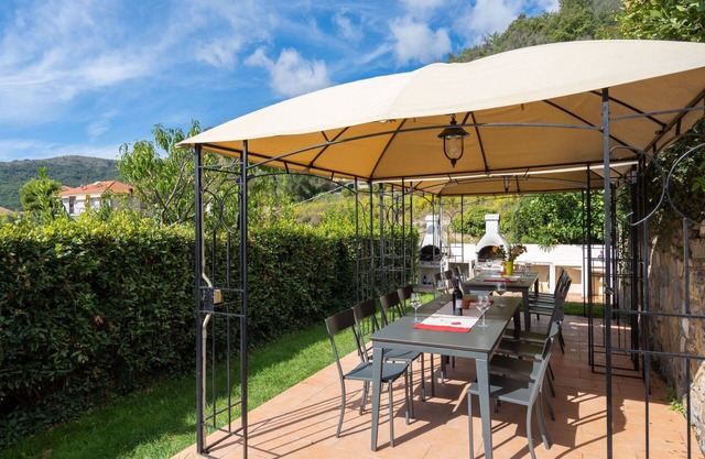 Cosy apartment for 6 guests with pool, WIFI, TV, patio and panoramic view