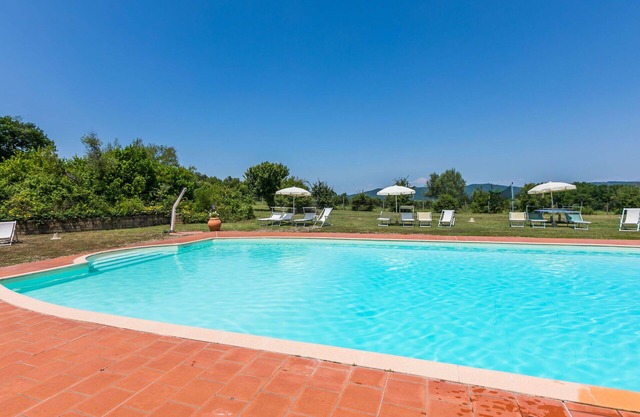 Cosy apartment in villa for 4 guests with pool, WIFI, TV, patio and pets allowed