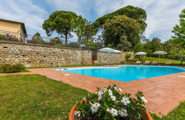 Cosy apartment in villa for 8 people with private pool, WIFI, terrace and pets allowed