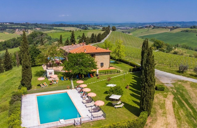 Cosy apartment in villa for 2 people with WIFI, pool, terrace, pets allowed and panoramic view