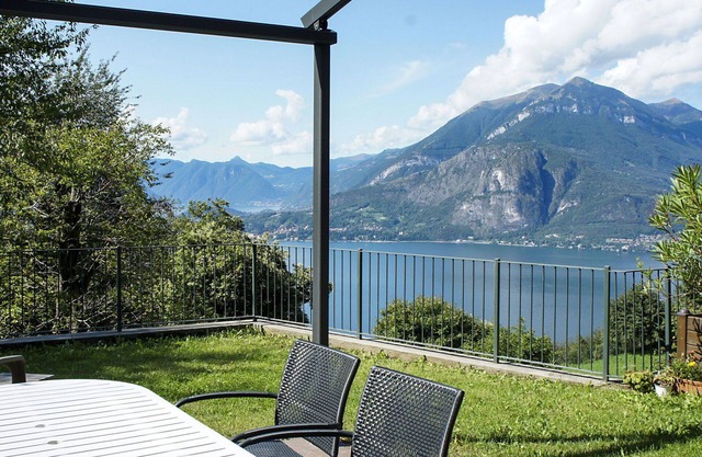 Cosy apartment in villa for 4 guests with WIFI, TV, patio and pets allowed